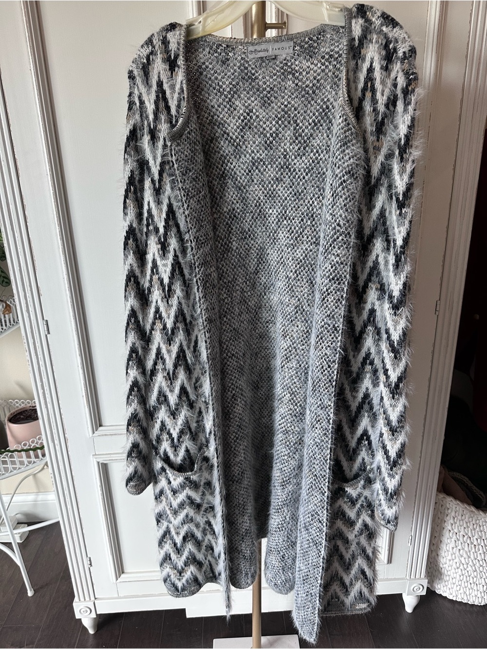 Absolutely Famous Black, Tan, & White Chevron Open-Front Cardigan